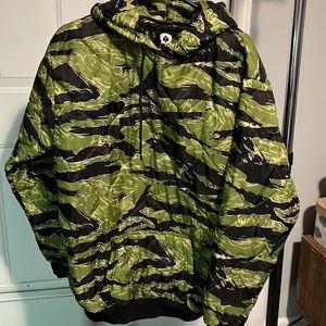 Zero Foxtrot Contraband Green/Black Pullover Sz M
